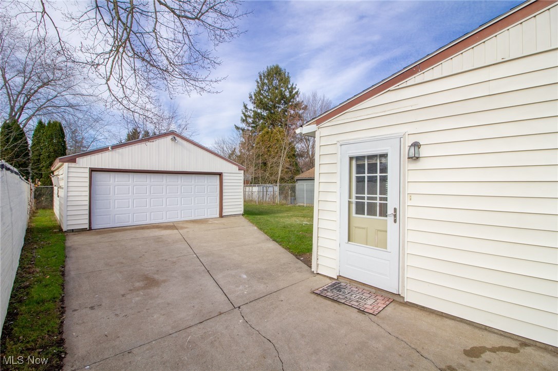 262 Idlewood Road Youngstown, OH 44515 - Photo 37 of 44