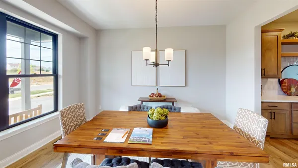 $594,990 | 14 Faiths Way, Bettendorf, IA 52722