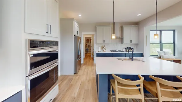 $594,990 | 14 Faiths Way, Bettendorf, IA 52722