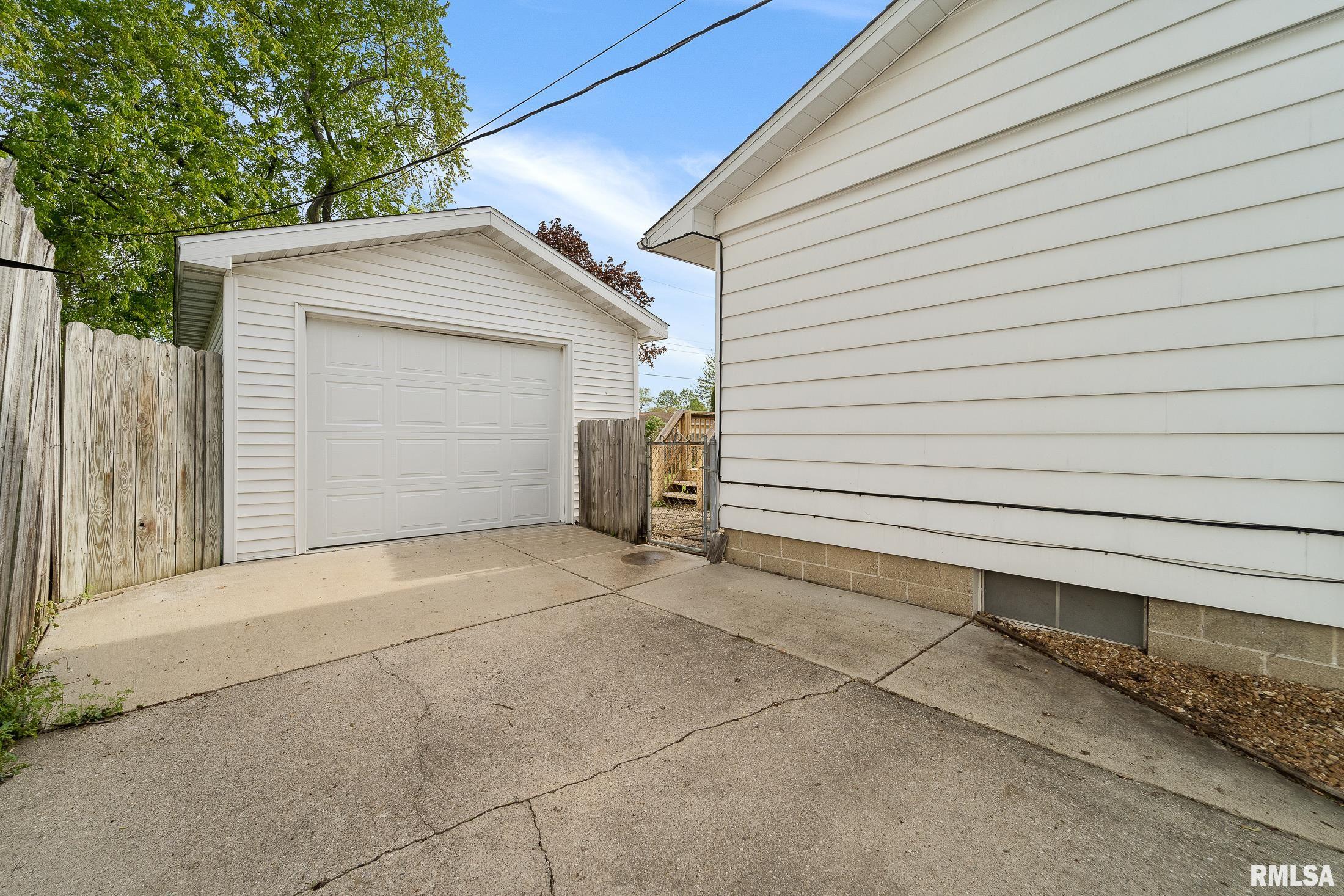 2225 Ramsey Road Springfield, IL 62702 - Photo 5 of 32