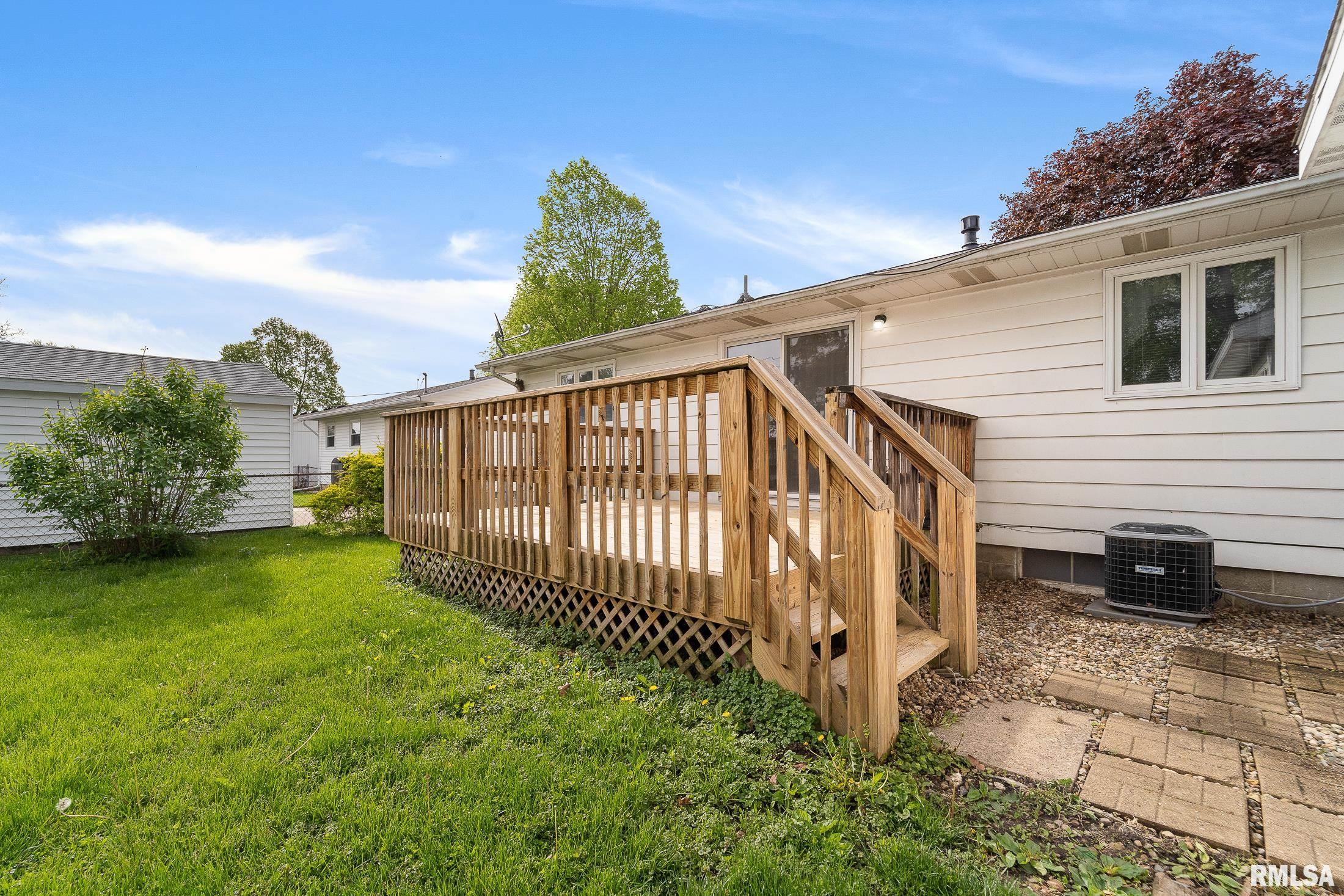 2225 Ramsey Road Springfield, IL 62702 - Photo 8 of 32