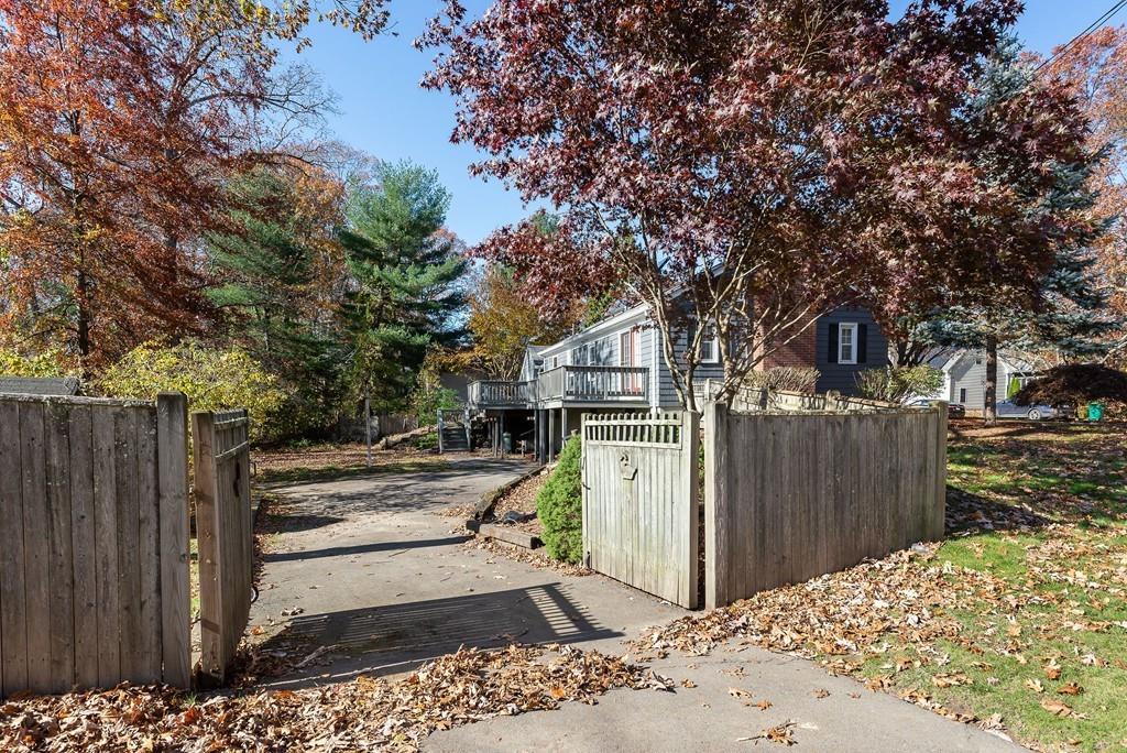91 Tanager Road Attleboro, MA 02703 - Photo 4 of 24 Gallery Image 4