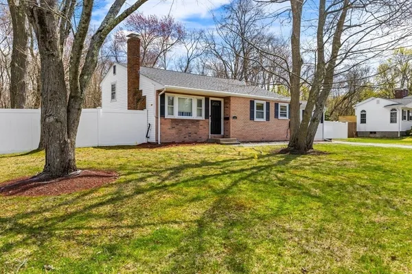 $589,900 | 12 Brentwood Avenue, Avon, MA 02322