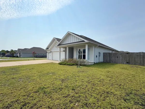 $2,950 | 6255 Forest Bay Avenue, Gulf Breeze, FL 32563