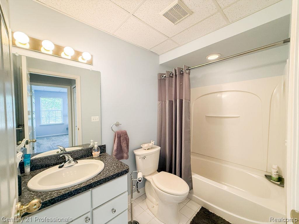 767 East Bluff Court Rochester Hills, MI 48306 - Photo 50 of 52
