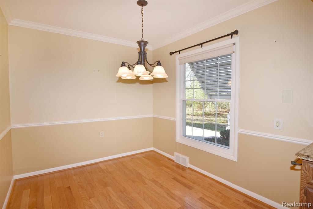 32855 Old Post Road Franklin, MI 48025 - Photo 14 of 36
