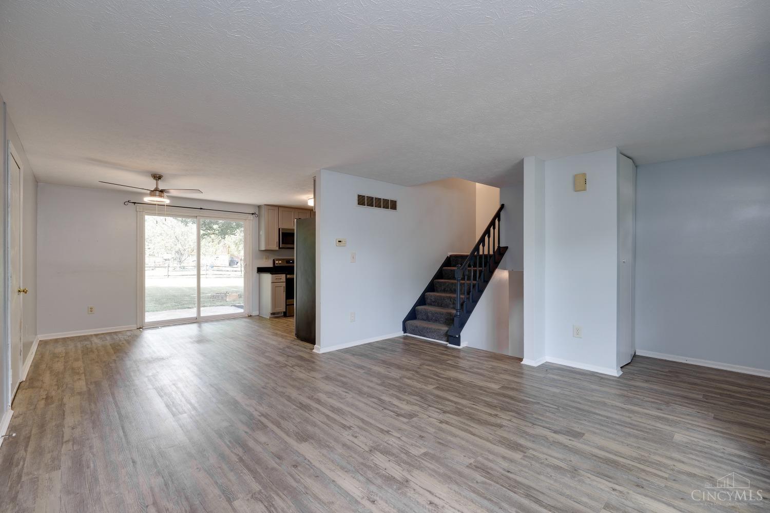 3870 Irwin Simpson Road Mason, OH 45040 - Photo 3 of 14 Gallery Image 3