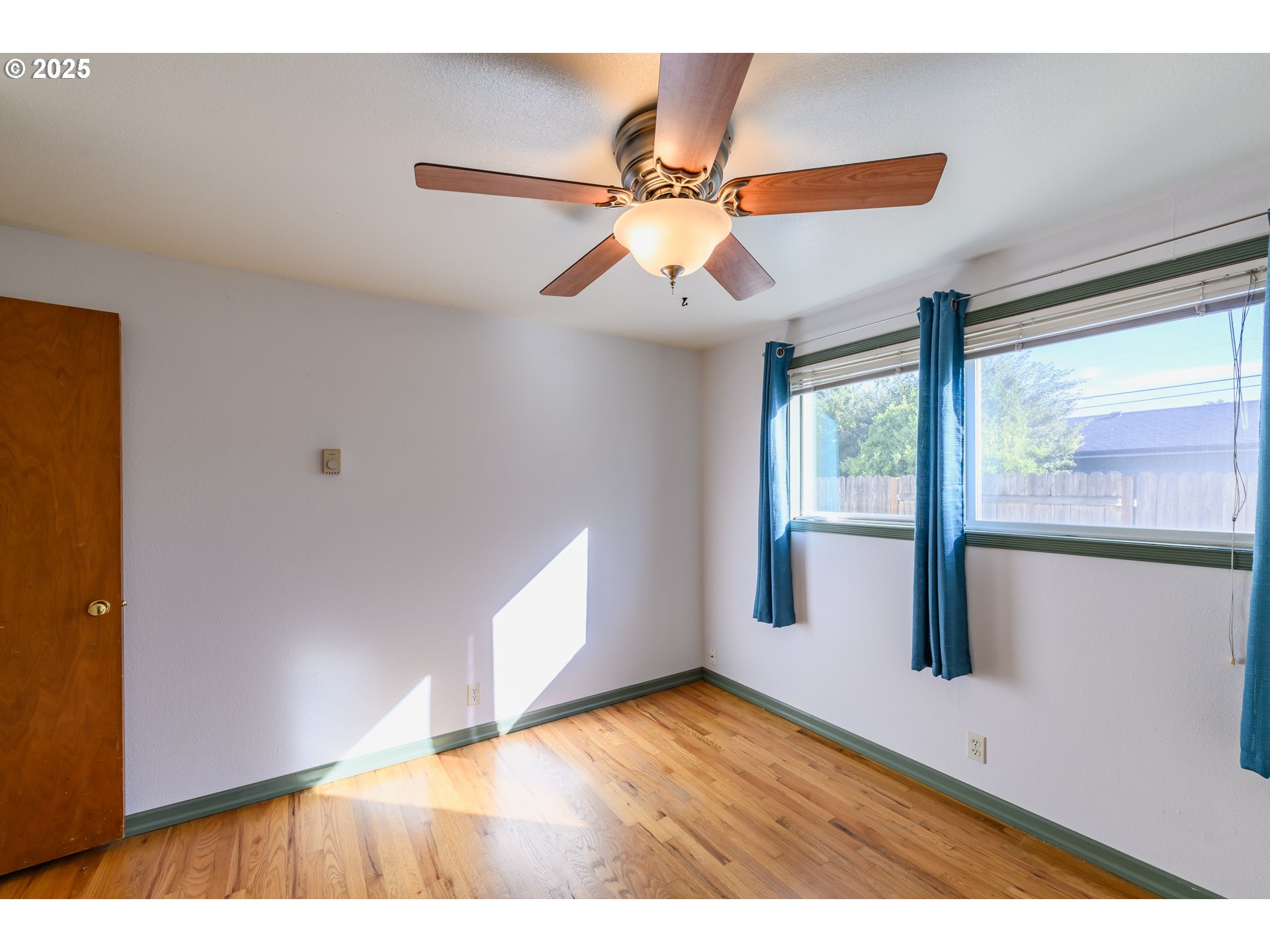 3854 Jasper Road Springfield, OR 97478 - Photo 22 of 33 a view interior of the house