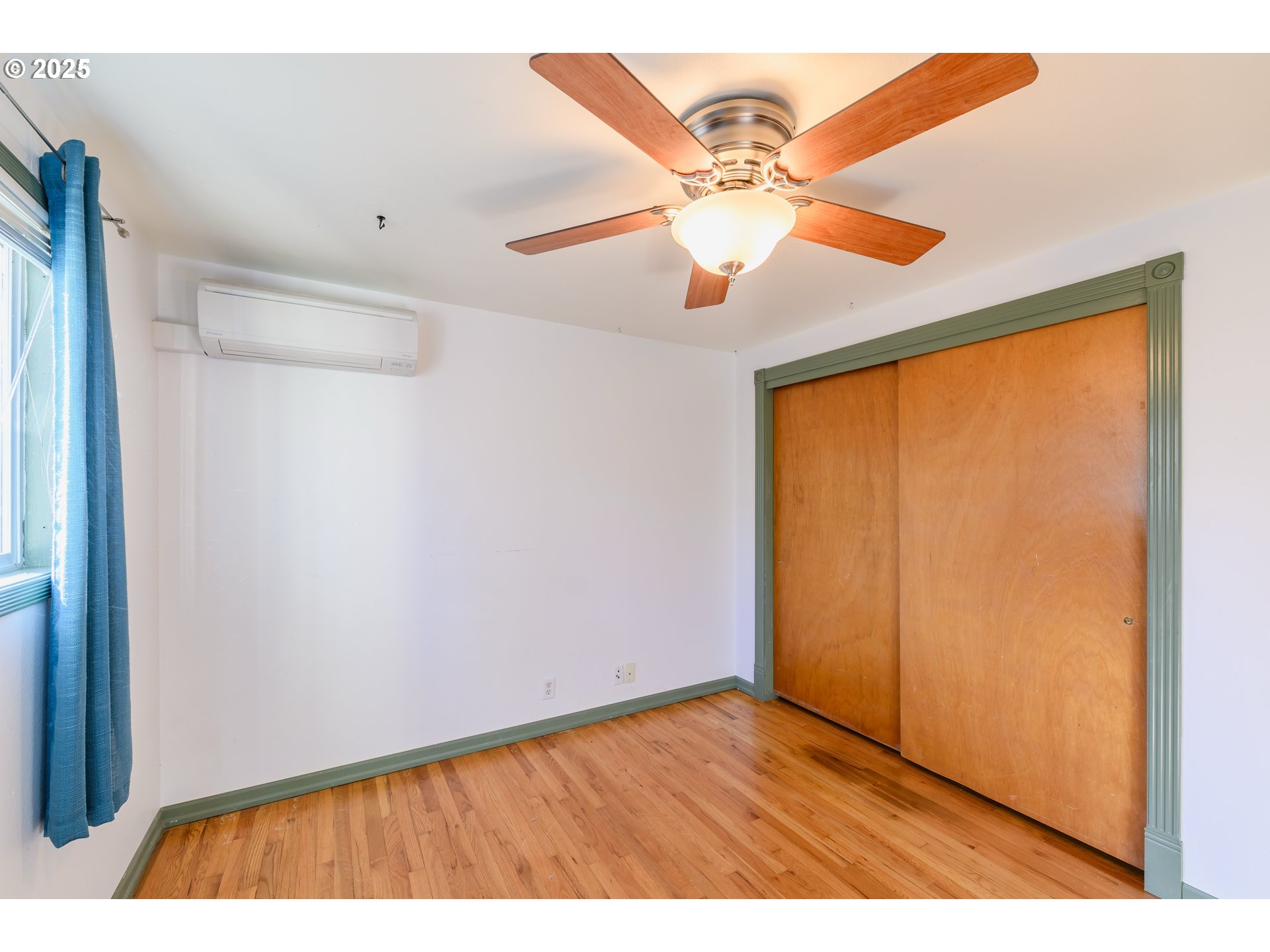 3854 Jasper Road Springfield, OR 97478 - Photo 26 of 33 a view of an empty room with a window