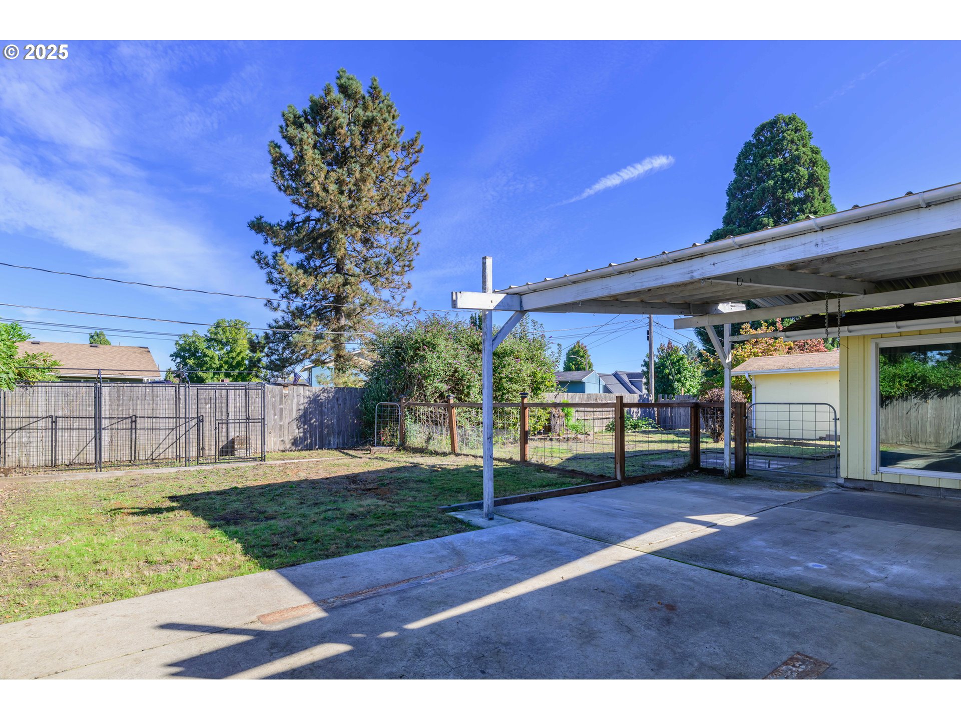 3854 Jasper Road Springfield, OR 97478 - Photo 30 of 33 a view of a porch