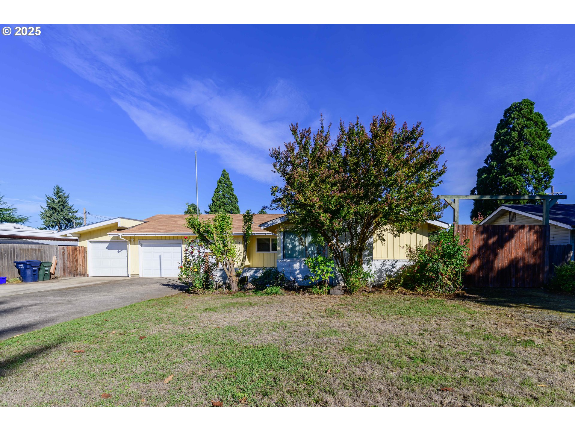 3854 Jasper Road Springfield, OR 97478 - Photo 3 of 33 a view of a house with a yard