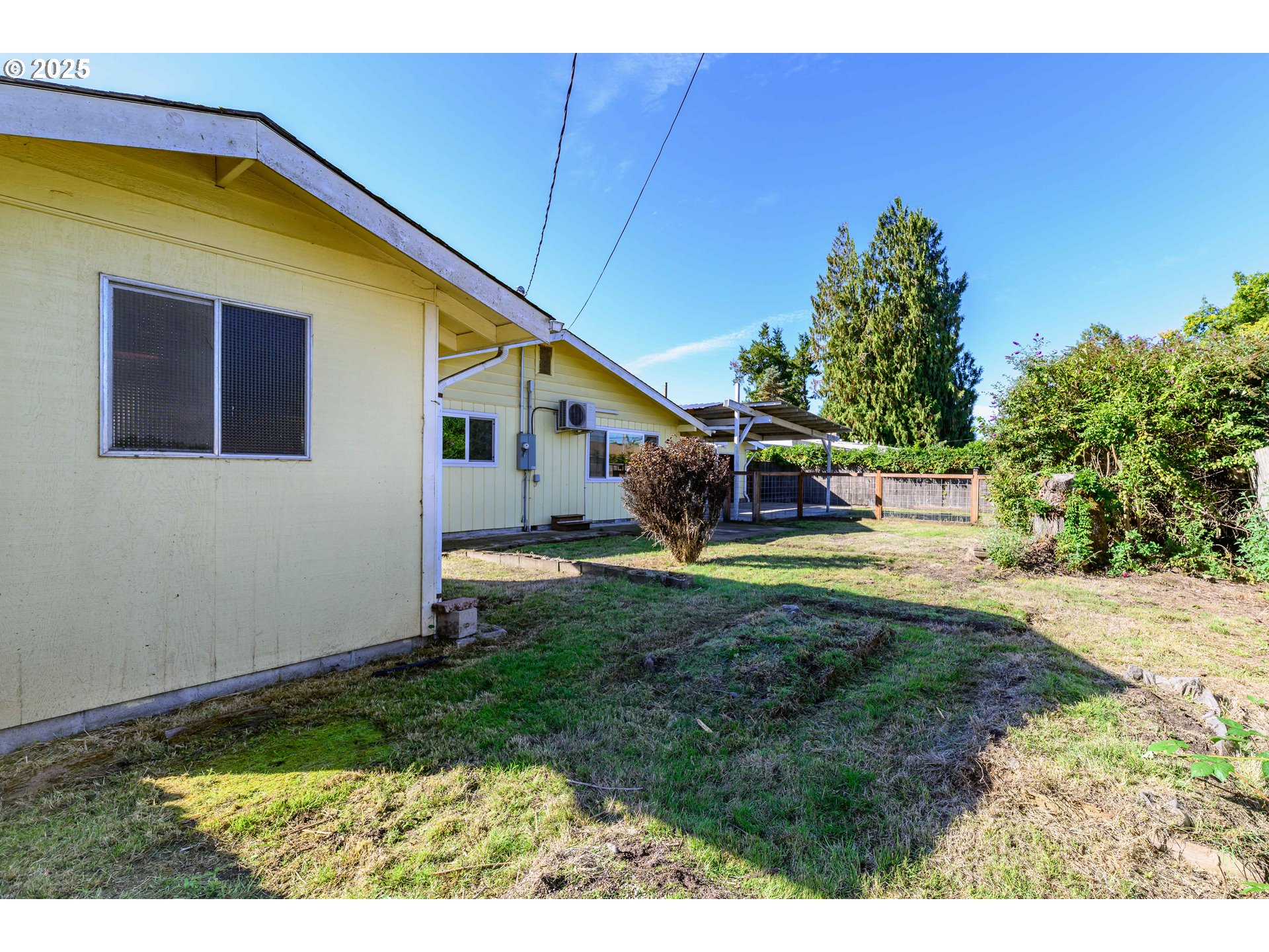 3854 Jasper Road Springfield, OR 97478 - Photo 32 of 33 a view of back yard of the house