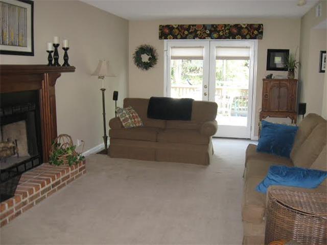 5324 Hunters Ridge Nashville, TN 37211 - Photo 4 of 19 Living room offers neutral paint and carpet color.