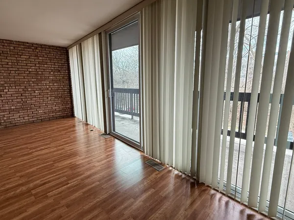 $1,575 | 5500 Hillcrest Lane, Unit 3C, Lisle, IL 60532