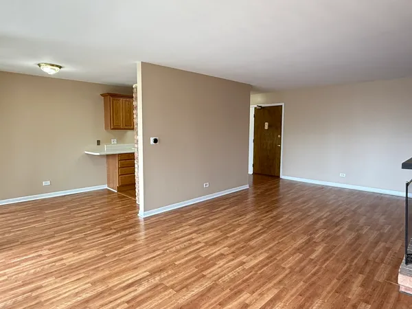 $1,575 | 5500 Hillcrest Lane, Unit 3C, Lisle, IL 60532