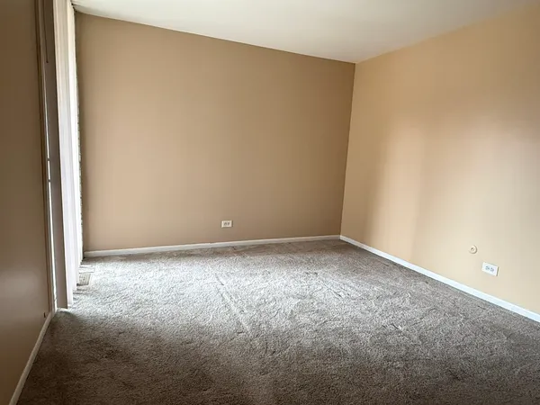 $1,575 | 5500 Hillcrest Lane, Unit 3C, Lisle, IL 60532