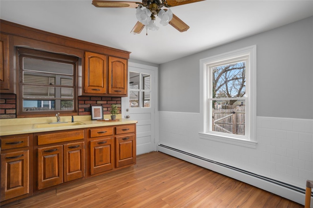 77 Buttonwoods Avenue Warwick, RI 02886 - Photo 18 of 38