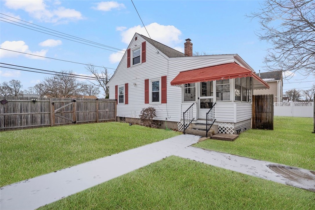 77 Buttonwoods Avenue Warwick, RI 02886 - Photo 3 of 38