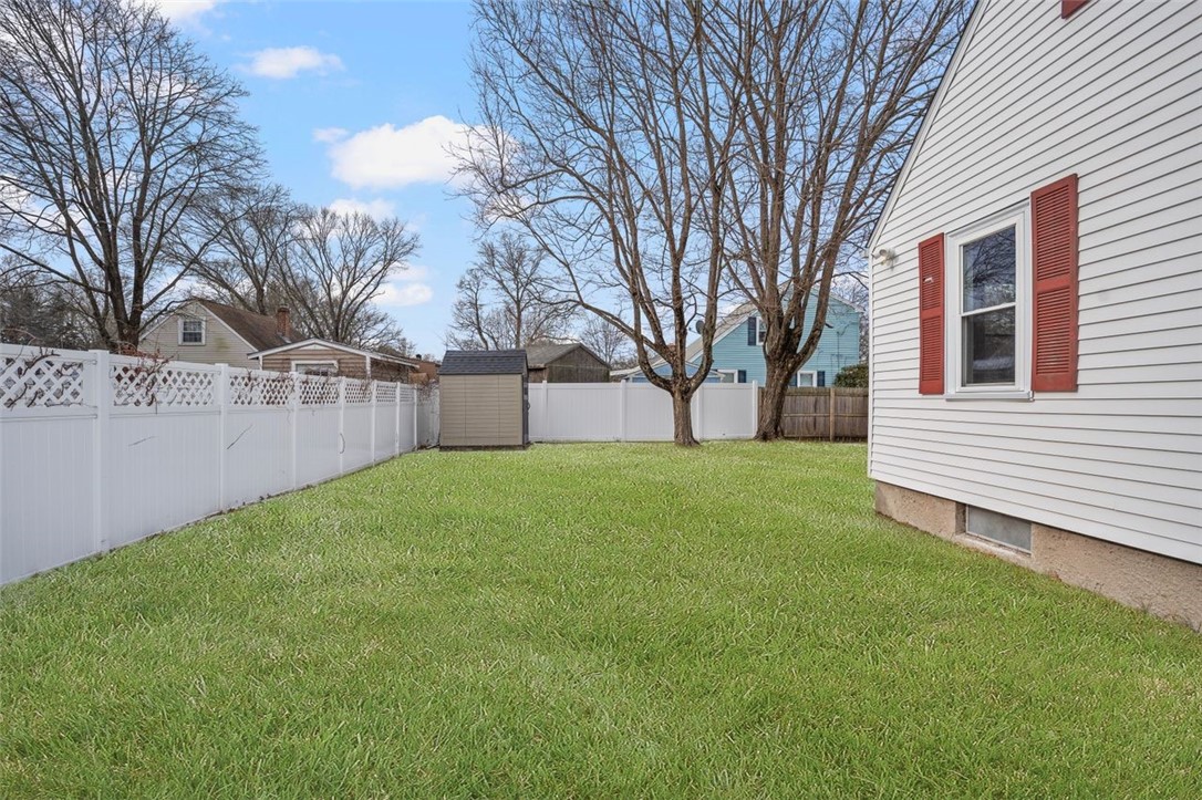 77 Buttonwoods Avenue Warwick, RI 02886 - Photo 35 of 38