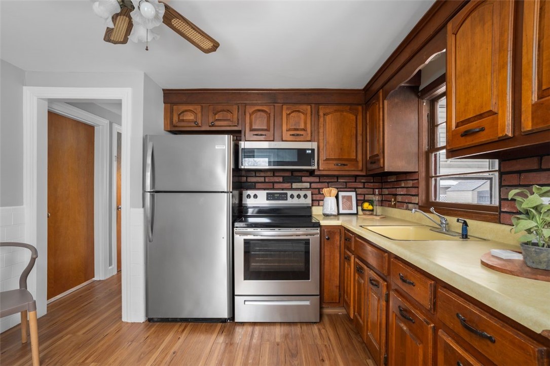 77 Buttonwoods Avenue Warwick, RI 02886 - Photo 7 of 38