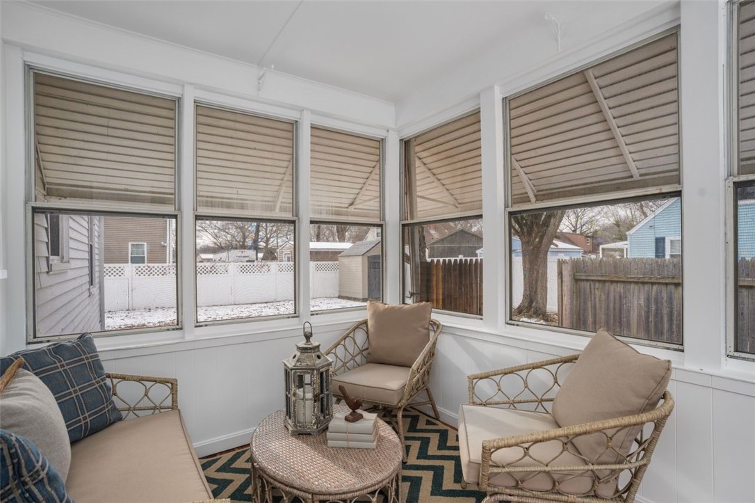 77 Buttonwoods Avenue Warwick, RI 02886 - Photo 10 of 38