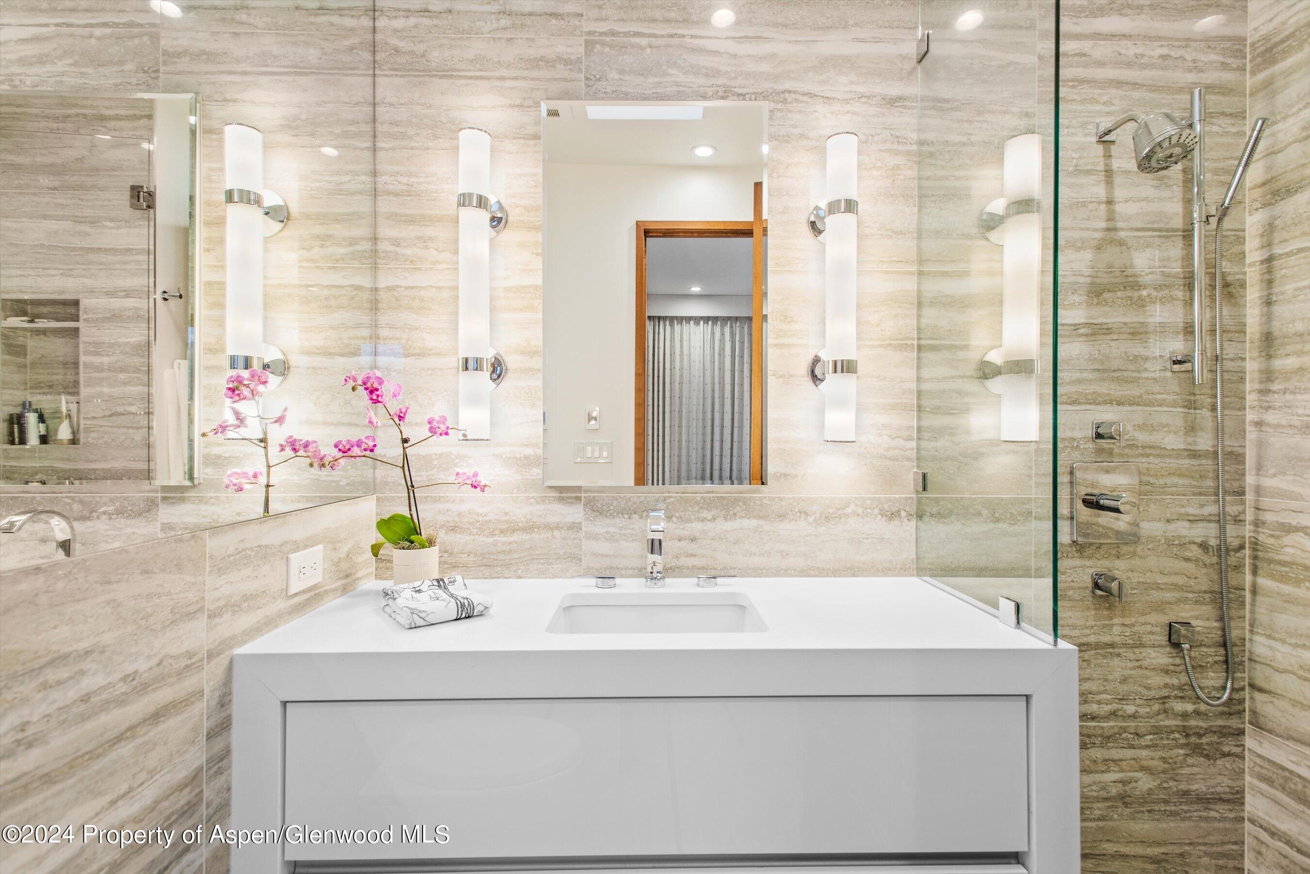 800 South Mill Street, Unit 306 Aspen, CO 81611 - Photo 6 of 16 Primary Bathroom