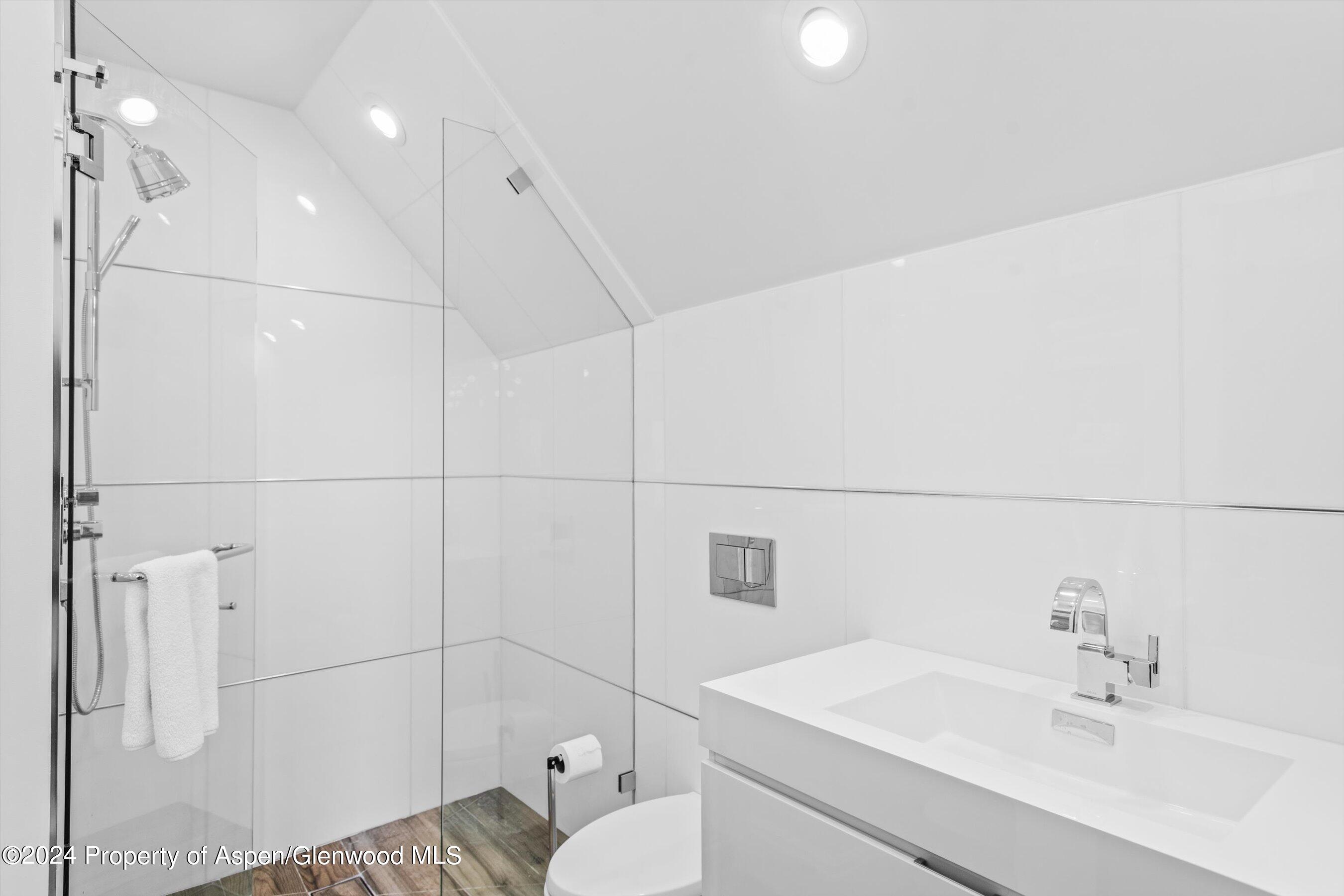 800 South Mill Street, Unit 306 Aspen, CO 81611 - Photo 10 of 16 Loft Bathroom