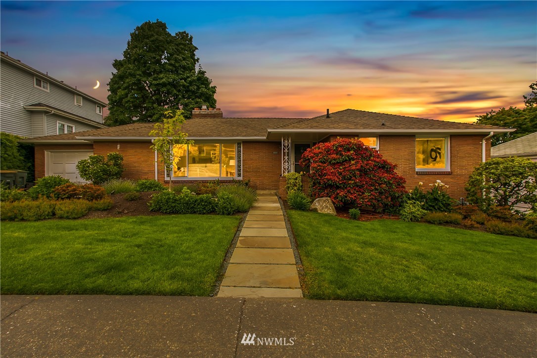 3229 West Viewmont Way West Seattle, WA 98199 - Photo 1 of 20