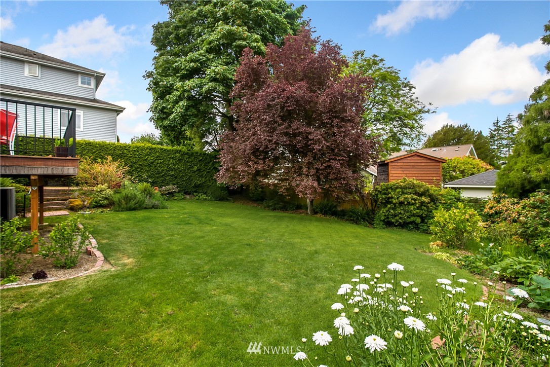 3229 West Viewmont Way West Seattle, WA 98199 - Photo 16 of 20