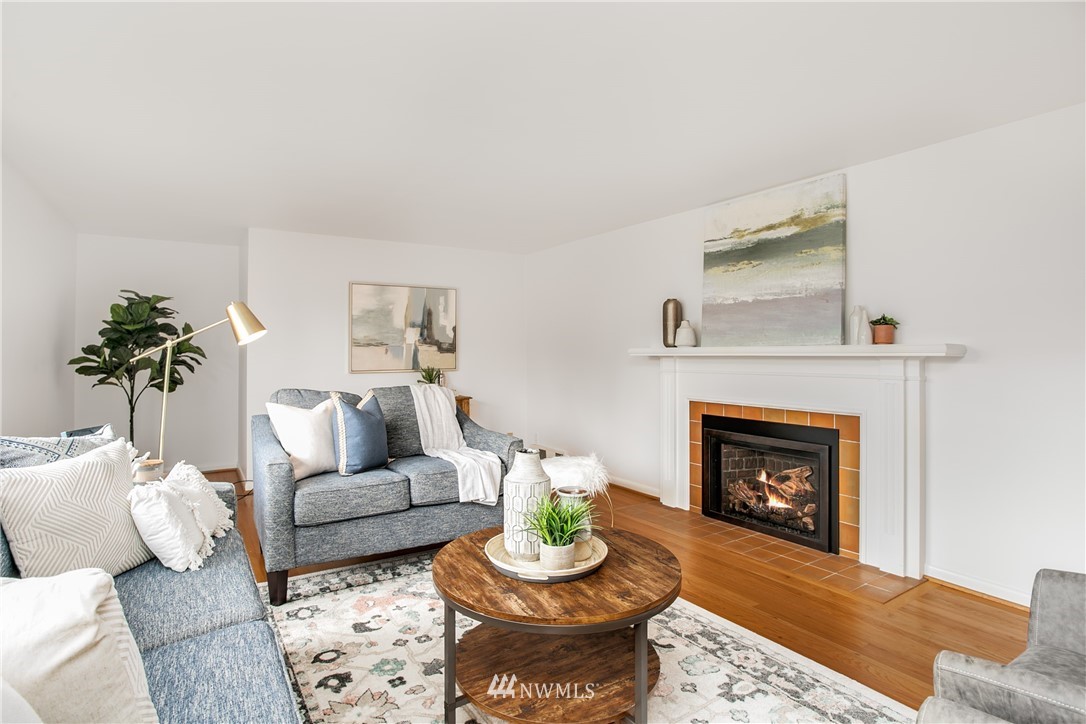 3229 West Viewmont Way West Seattle, WA 98199 - Photo 4 of 20