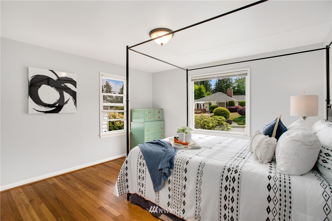 3229 West Viewmont Way West Seattle, WA 98199 - Photo 9 of 20