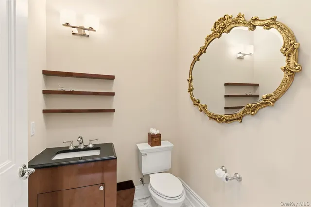 $2,950,000 | 6000 Royal Court, Unit 6303, North Hills, NY 11040