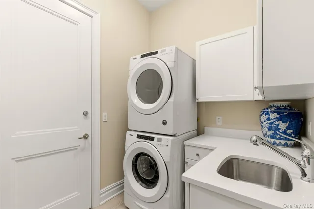 $2,950,000 | 6000 Royal Court, Unit 6303, North Hills, NY 11040