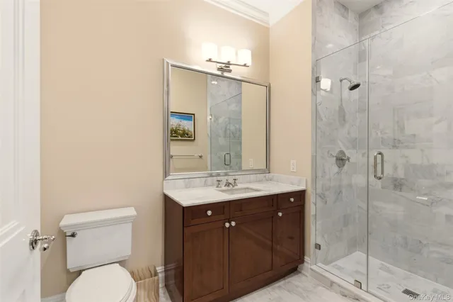 $2,950,000 | 6000 Royal Court, Unit 6303, North Hills, NY 11040