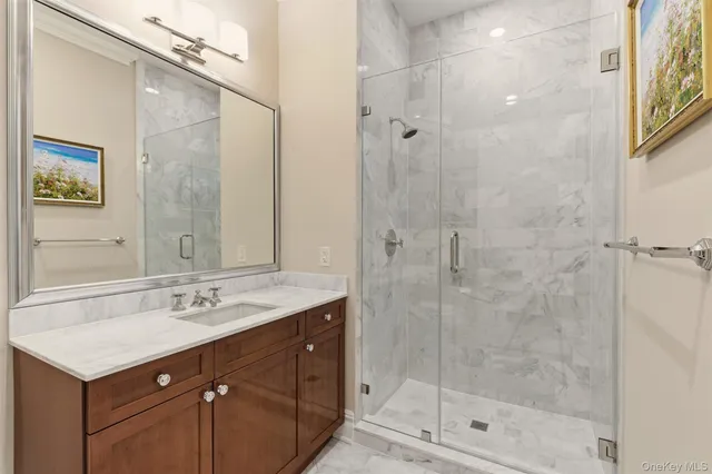 $2,950,000 | 6000 Royal Court, Unit 6303, North Hills, NY 11040