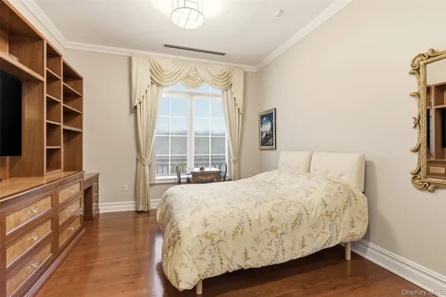 $2,950,000 | 6000 Royal Court, Unit 6303, North Hills, NY 11040