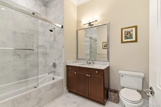 $2,950,000 | 6000 Royal Court, Unit 6303, North Hills, NY 11040