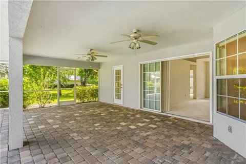 $575,000 | 445 45th Avenue, Vero Beach, FL 32968
