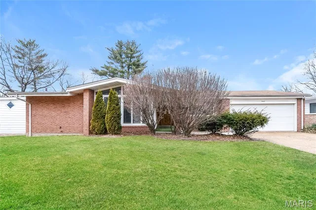 $2,025 | 3665 Hambletonian Drive, Florissant, MO 63033