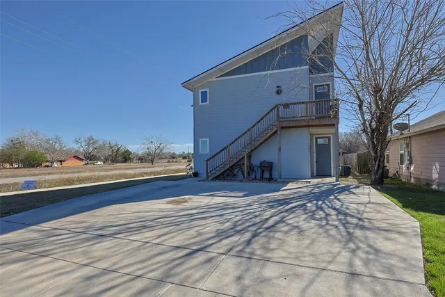 $389,900 | 1300 Hausman, Lockhart, TX 78644