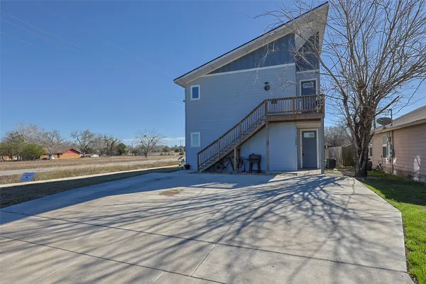 $374,900 | 1300 Hausman, Lockhart, TX 78644