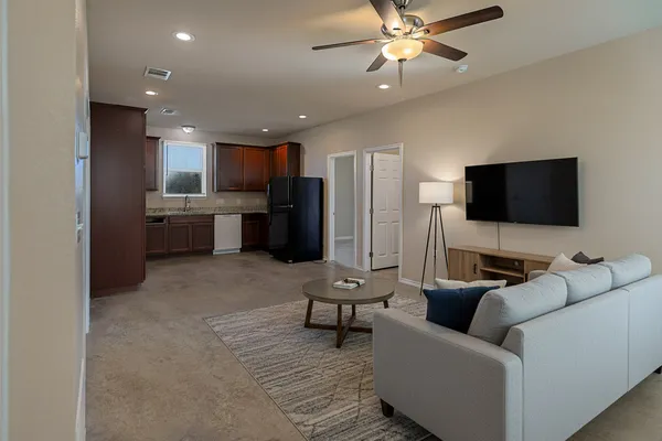 $365,000 | 1300 Hausman, Lockhart, TX 78644