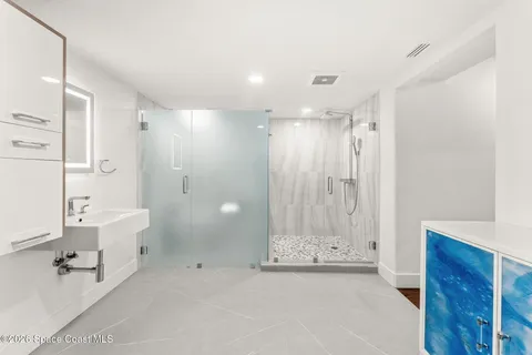 $1,225,000 | 2075 A1A Jimmy Buffett Mem Highway, Unit 2302B, Indian Harbour Beach, FL 32937