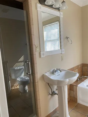 $2,250 | 3015 Caroline Street, Unit D, Houston, TX 77004