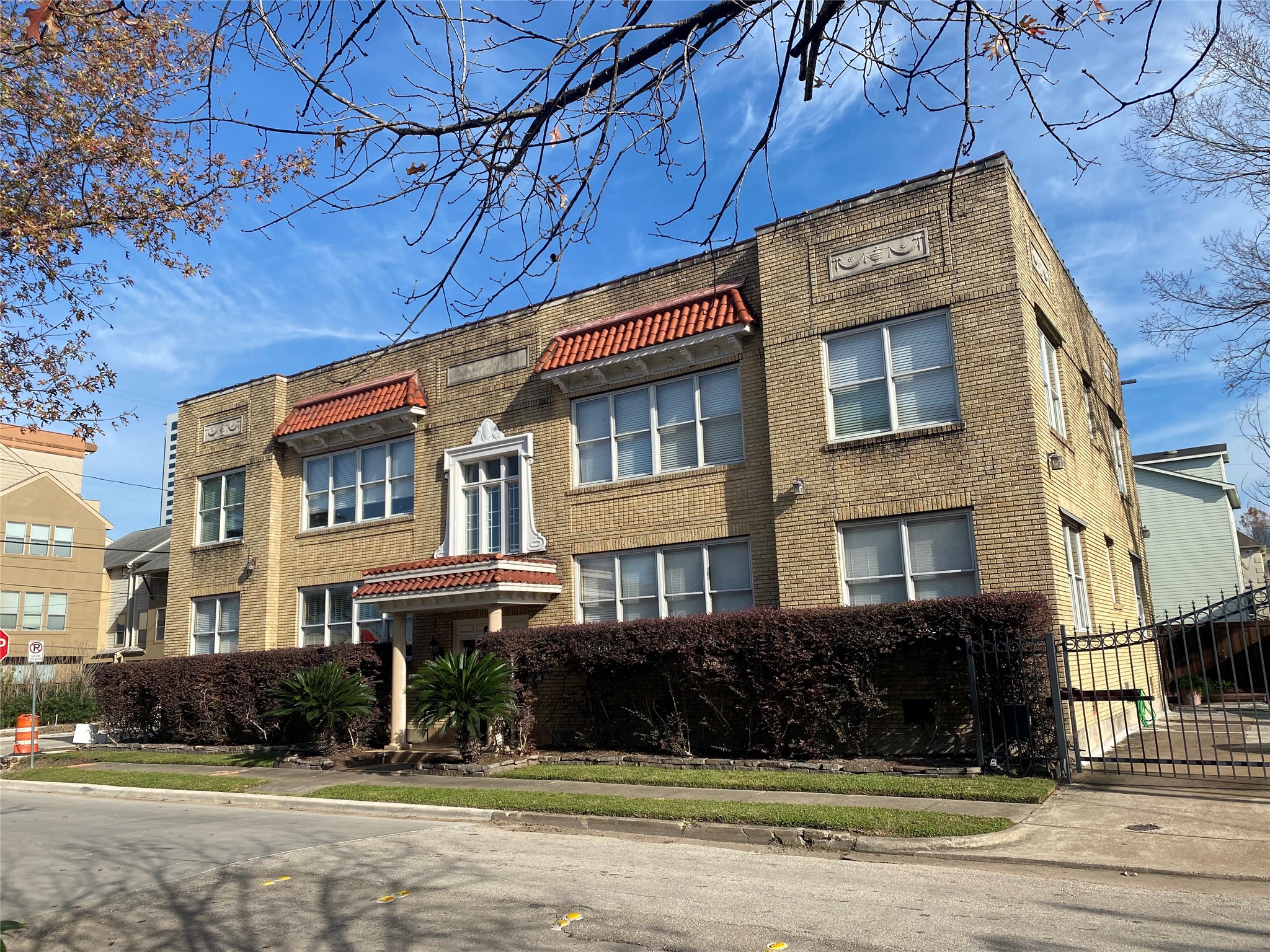 3015 Caroline Street, Unit D Houston, TX 77004 - Photo 2 of 16 a front view of a building