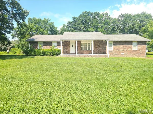 $219,000 | 302 Angel Street, Dixon, MO 65459