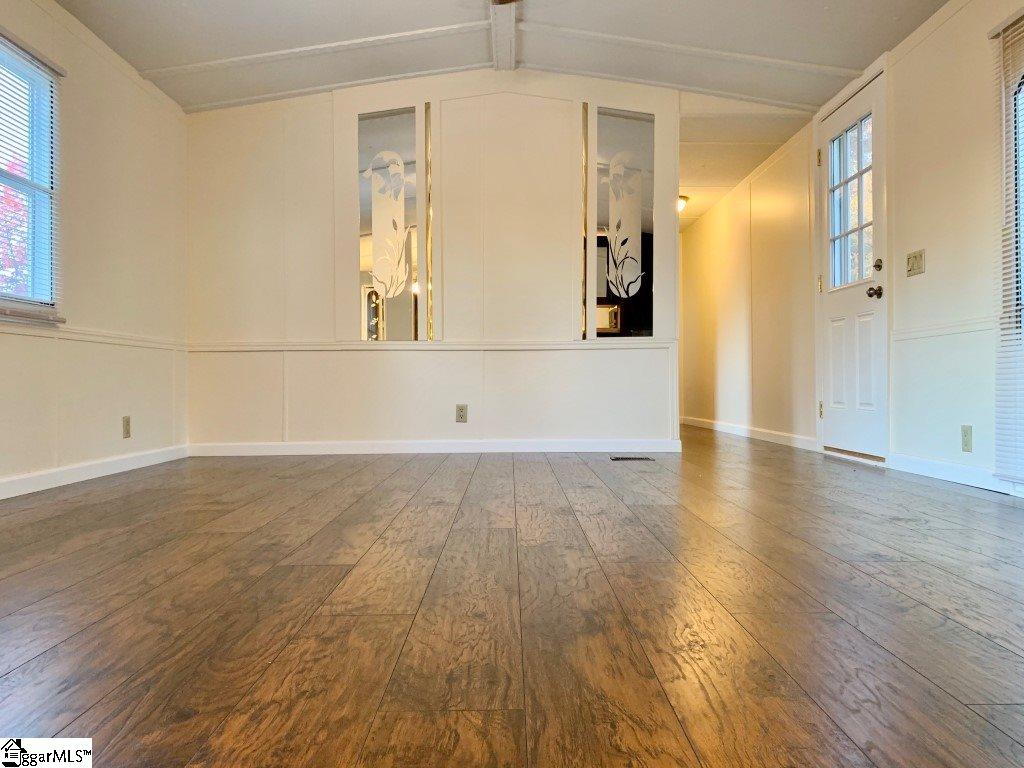 928 Harvey Road Greer, SC 29651 - Photo 3 of 36 Gallery Image 3