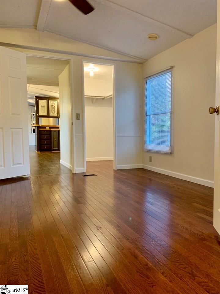928 Harvey Road Greer, SC 29651 - Photo 4 of 36 Gallery Image 4
