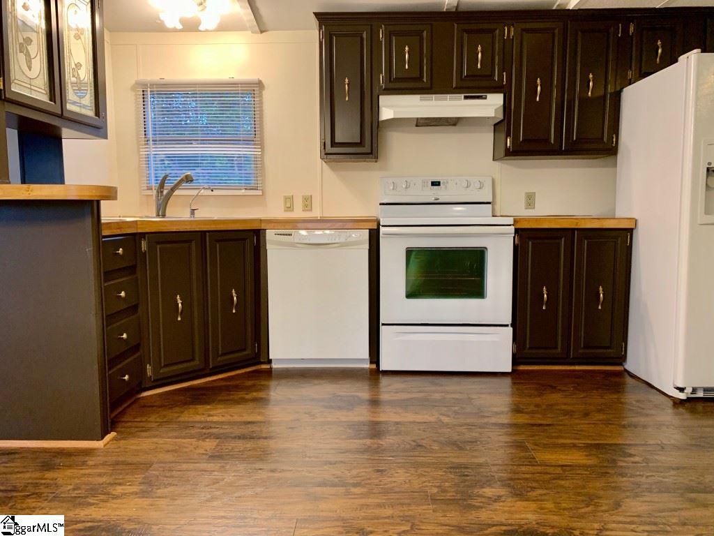 928 Harvey Road Greer, SC 29651 - Photo 8 of 36 Gallery Image 8