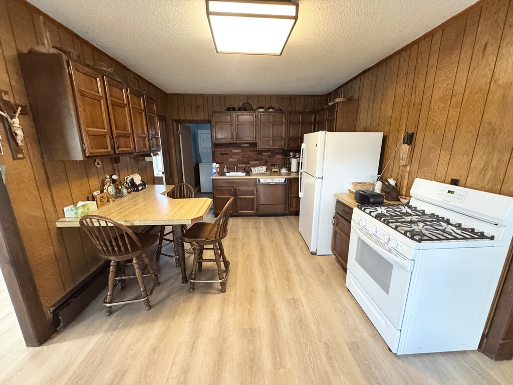 262 Oak Hill Road, Unit 2 Fitchburg, MA 01420 - Photo 4 of 19